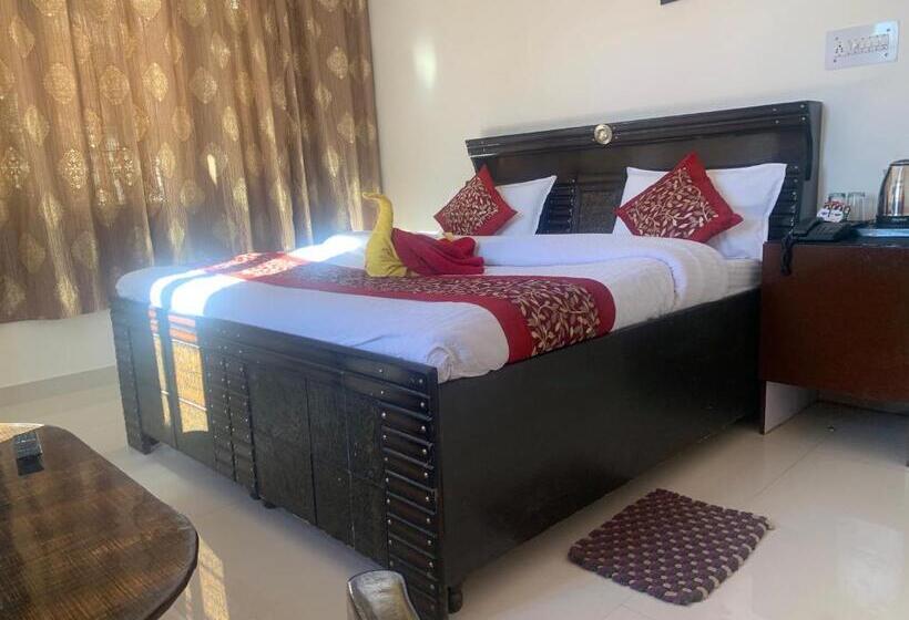 Отель Ananta Inn