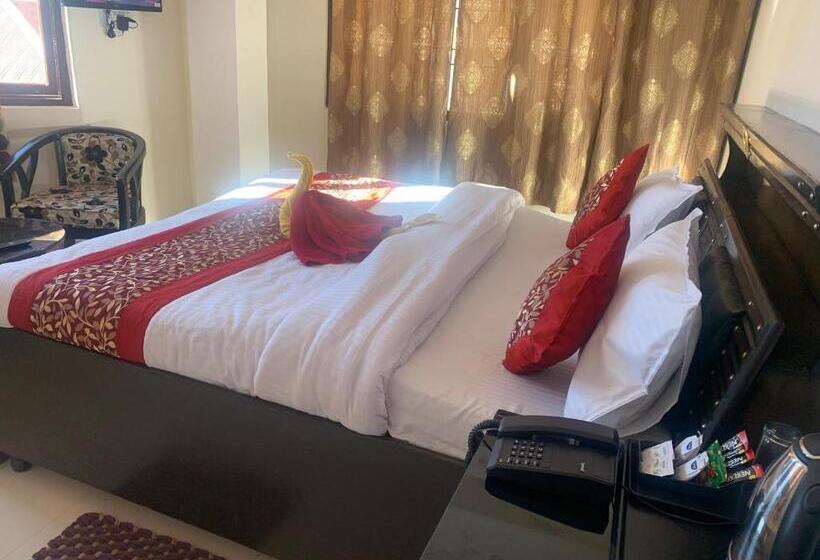 Отель Ananta Inn