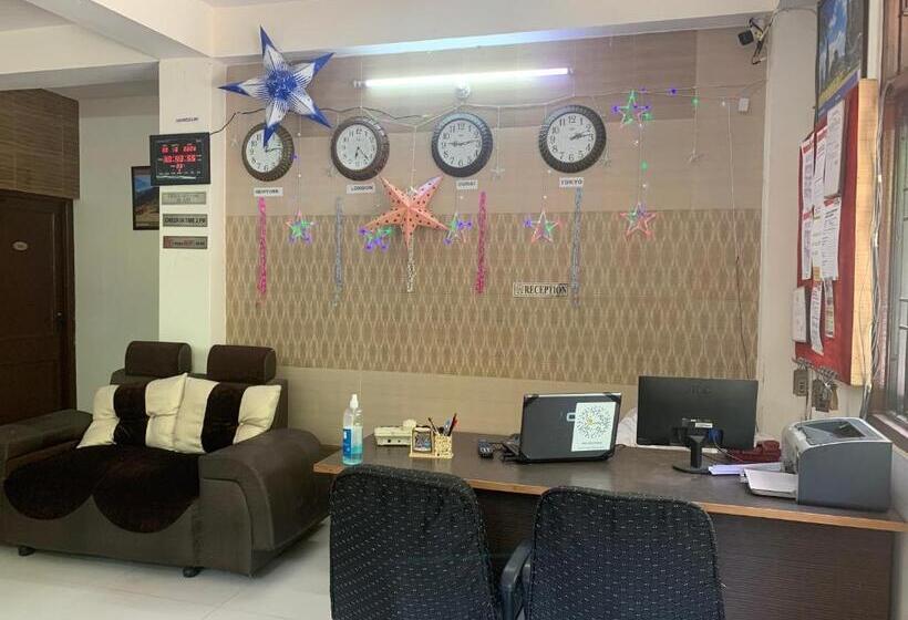 Отель Ananta Inn