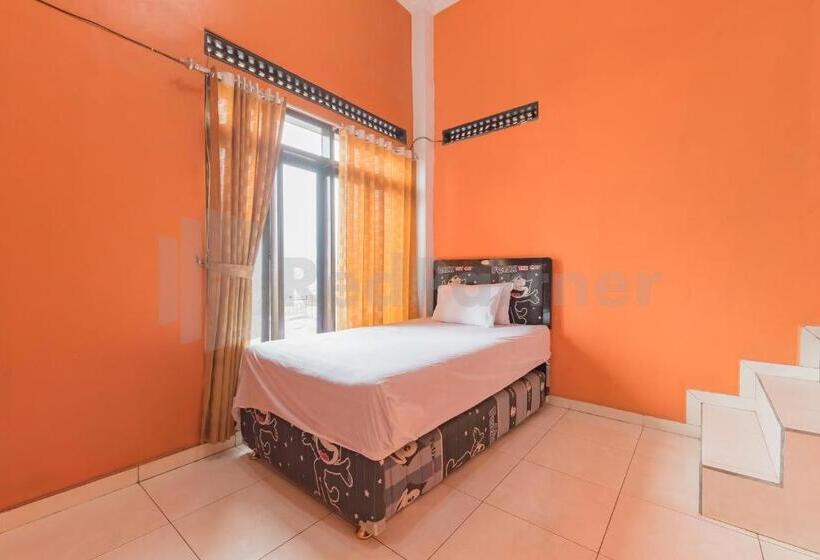 호텔 Pondok Hefi Ciwidey Mitra Reddoorz