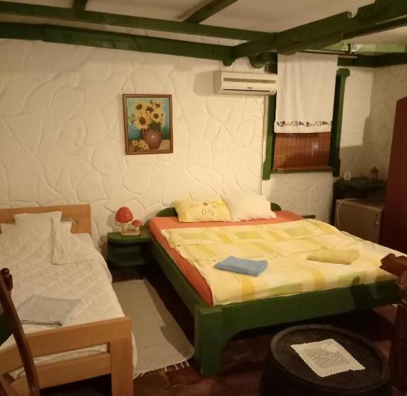 هتل Bumbar Etno Dvorac