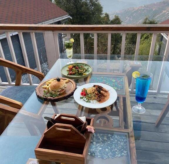 ホテル Cabin In The Woods  Luxury Cottages In Mukteshwar