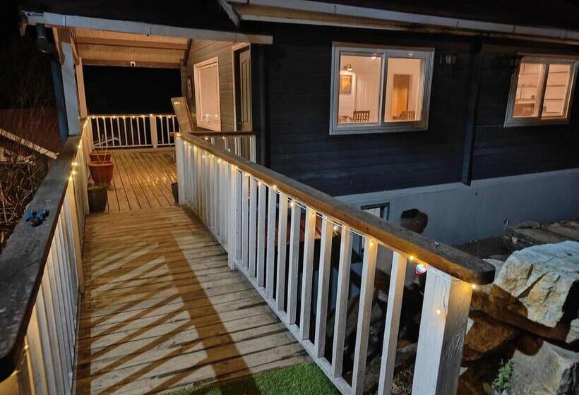 ホテル Cabin In The Woods  Luxury Cottages In Mukteshwar