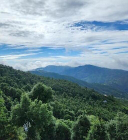 ホテル Cabin In The Woods  Luxury Cottages In Mukteshwar