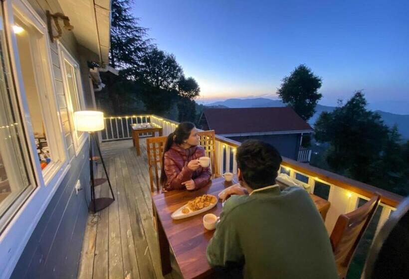 ホテル Cabin In The Woods  Luxury Cottages In Mukteshwar