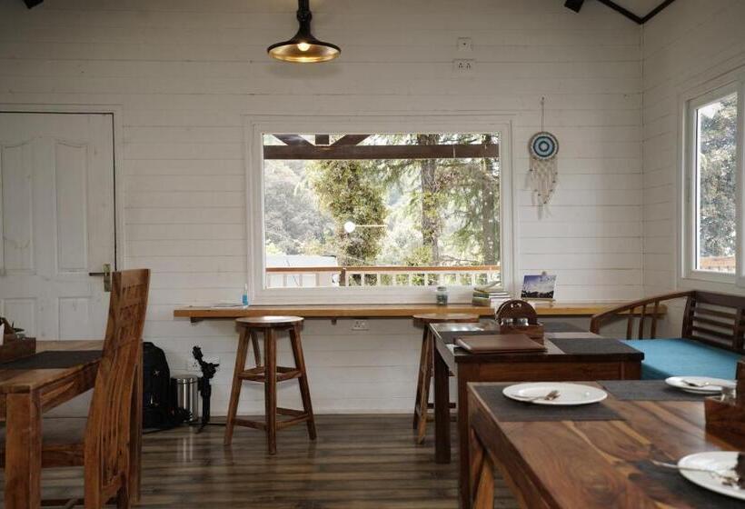 ホテル Cabin In The Woods  Luxury Cottages In Mukteshwar