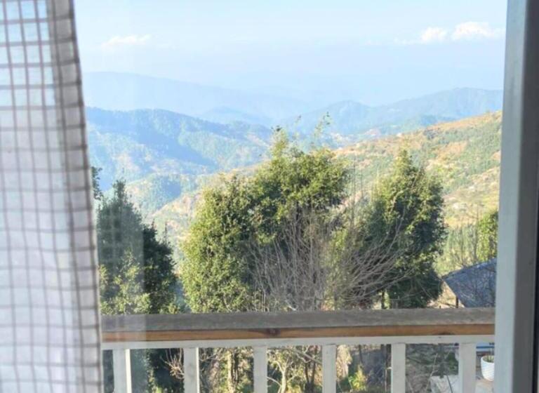 ホテル Cabin In The Woods  Luxury Cottages In Mukteshwar