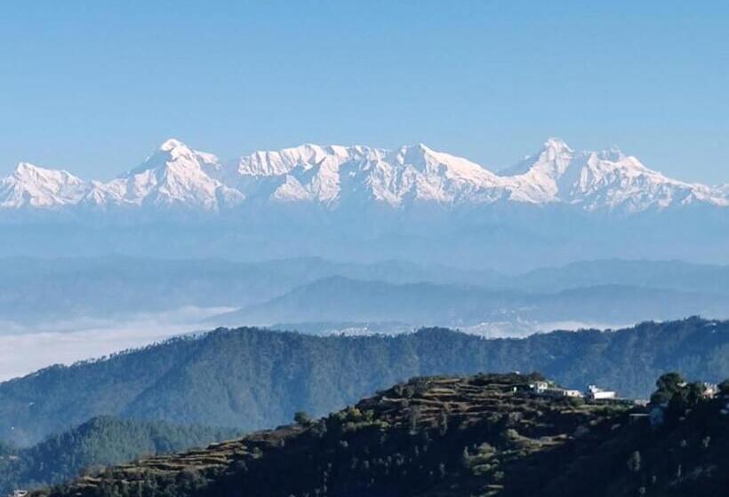 ホテル Cabin In The Woods  Luxury Cottages In Mukteshwar