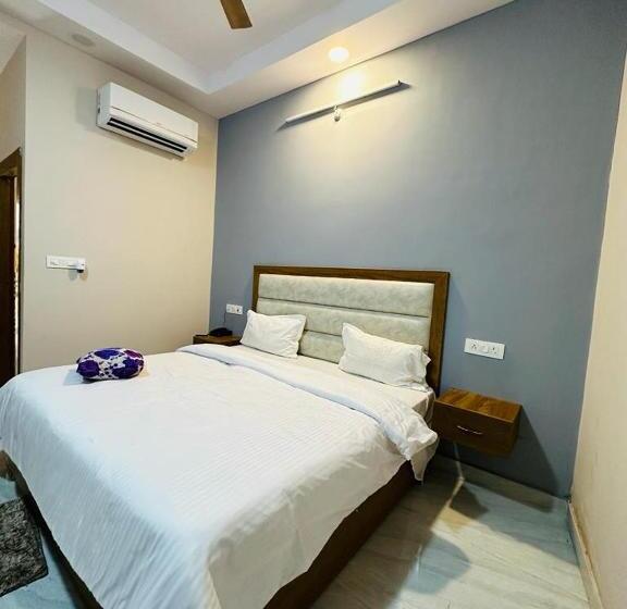 בית מלון כפרי Celebration Ccs Airport