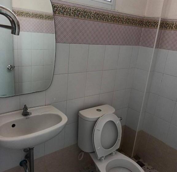 فندق Center Place Ang Thong