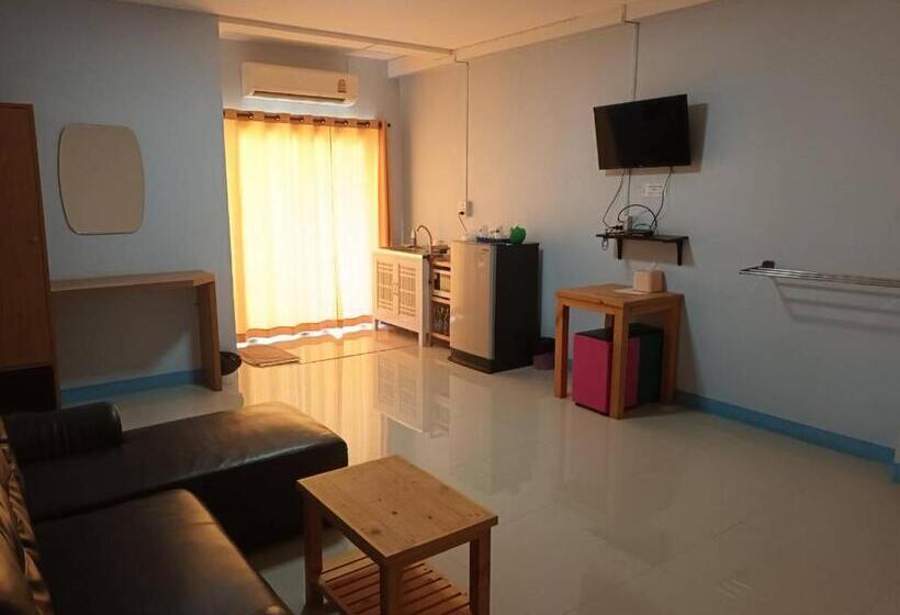 فندق Center Place Ang Thong