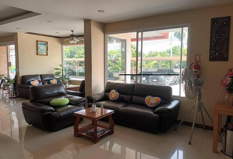 فندق Center Place Ang Thong