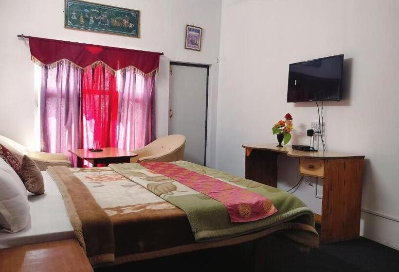 ホテル Chaitanya Inn