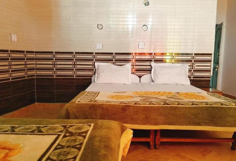 فندق Chaitanya Inn