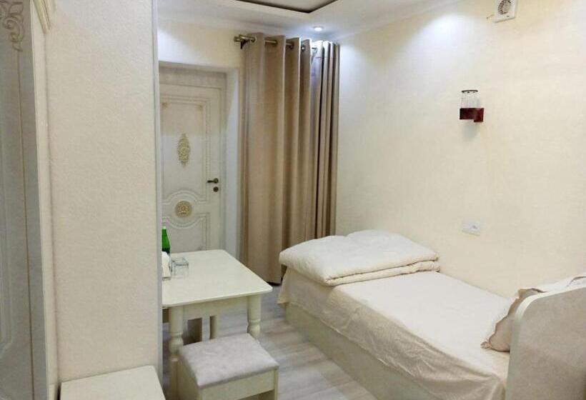 בית מלון כפרי Dari Zanjir Family Guest House