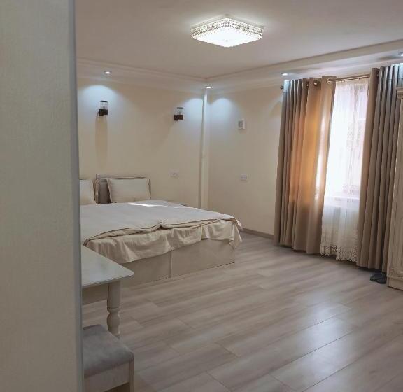 בית מלון כפרי Dari Zanjir Family Guest House