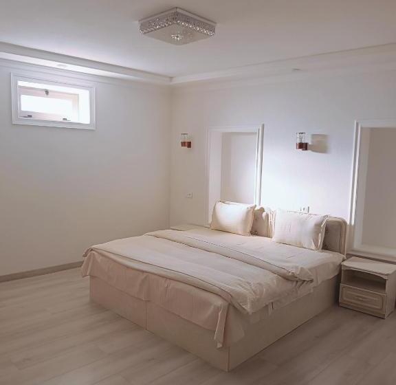 בית מלון כפרי Dari Zanjir Family Guest House