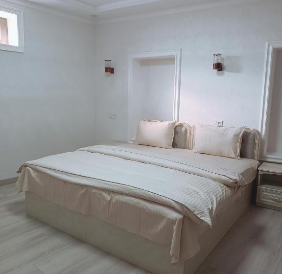 בית מלון כפרי Dari Zanjir Family Guest House