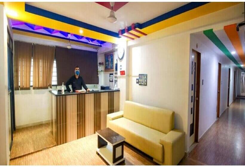 酒店 Day Night Stay, Surat