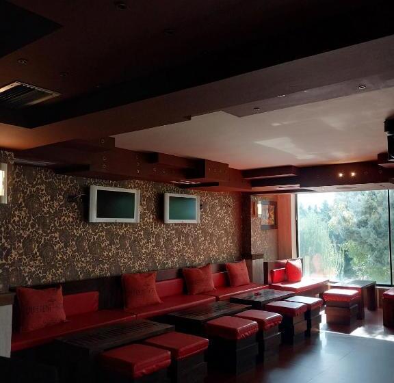 Отель Different