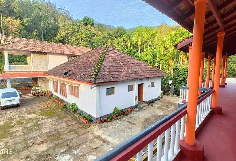 בית מלון כפרי Coorg Divine Spark Home Stay