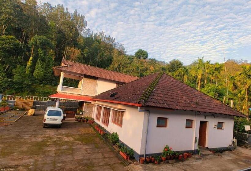 בית מלון כפרי Coorg Divine Spark Home Stay