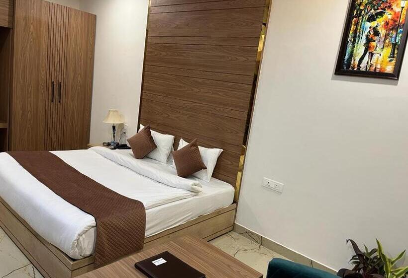 בית מלון כפרי Eco Park Rewa