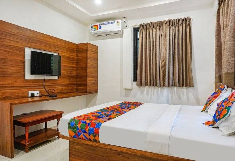 בית מלון כפרי Fabexpress Sathvik Executive