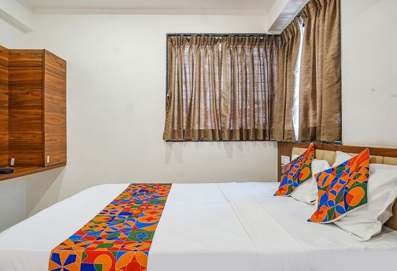 בית מלון כפרי Fabexpress Sathvik Executive