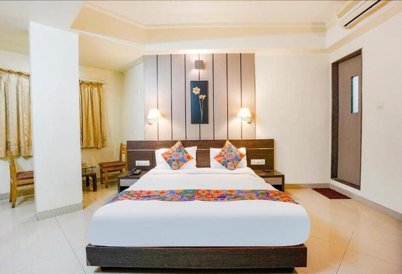 Отель Gandharva Residency Swargate