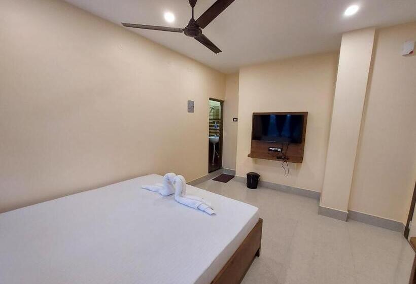 Отель Hari Gayatri Regent