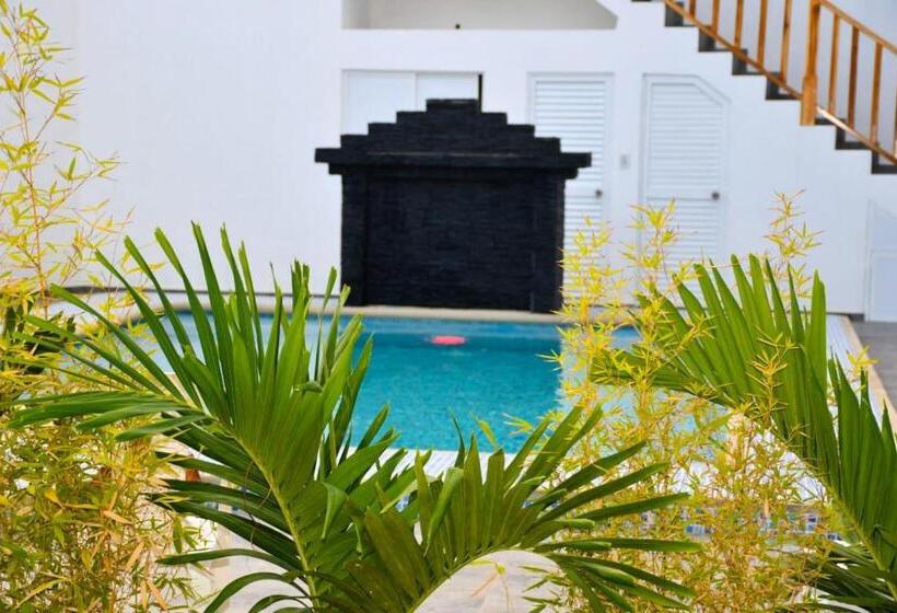 호텔 Hostal Amelia De La Rosa