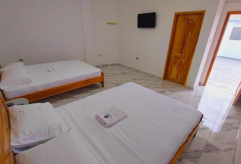 호텔 Hostal Amelia De La Rosa