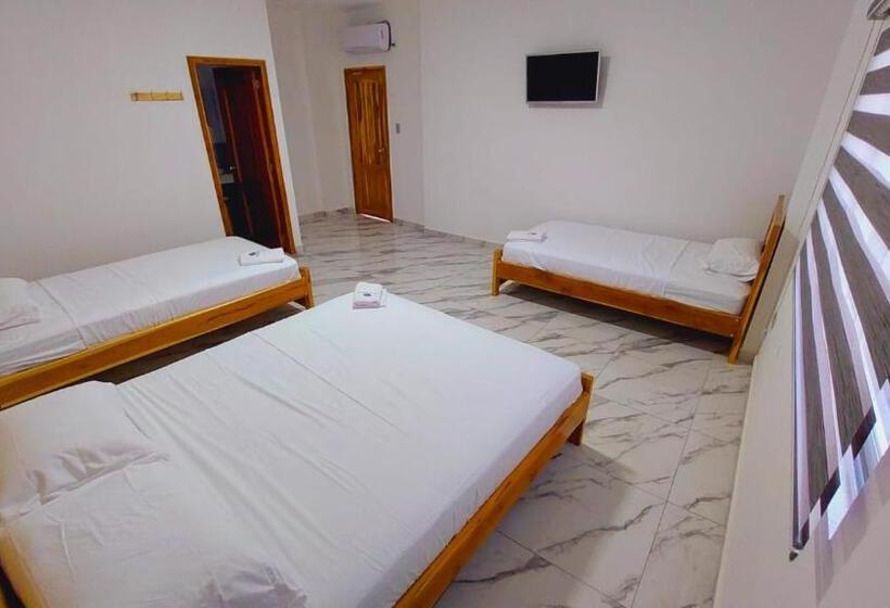 호텔 Hostal Amelia De La Rosa