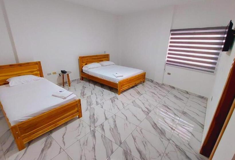 호텔 Hostal Amelia De La Rosa