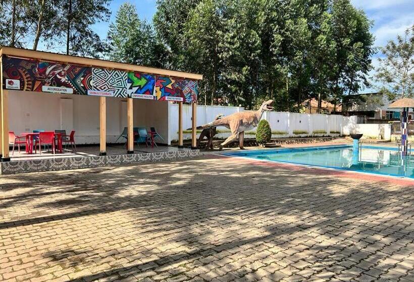 هتل Kakiri Gardens And