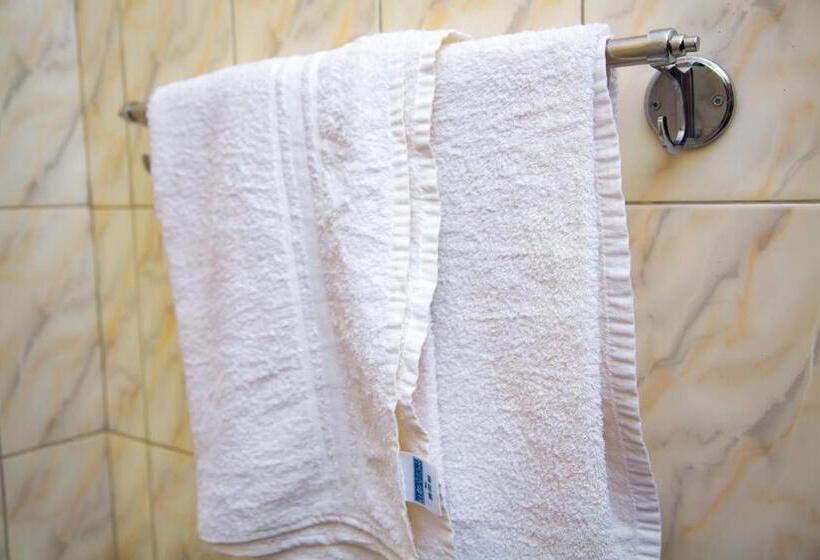 هتل Kakiri Gardens And