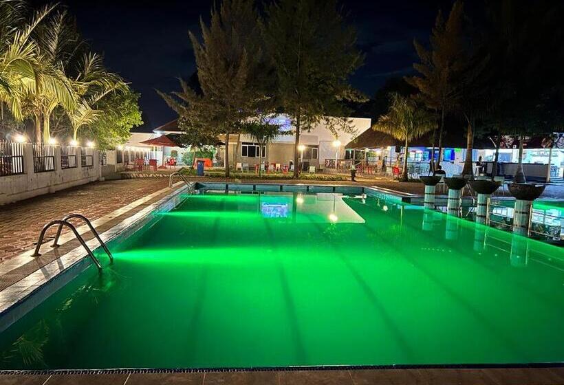 هتل Kakiri Gardens And