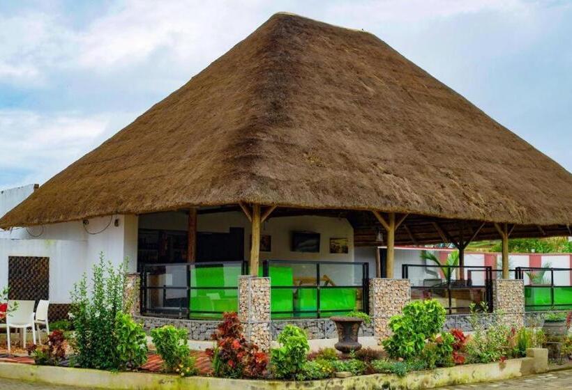 هتل Kakiri Gardens And