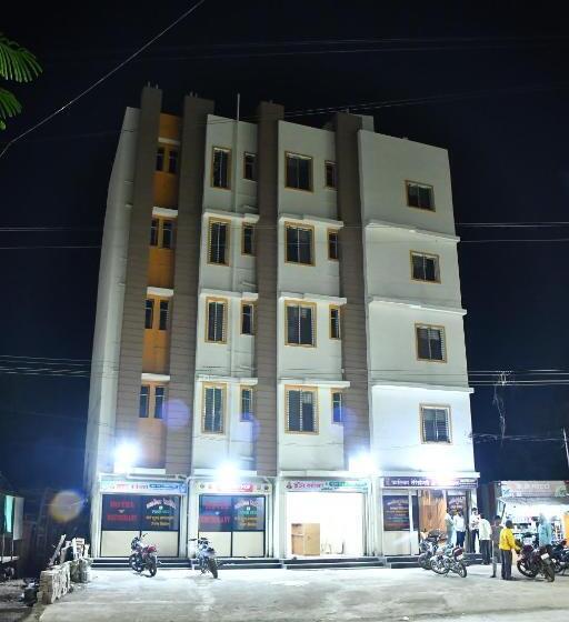 فندق Kalika Residency