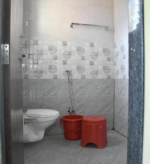 فندق Kalika Residency