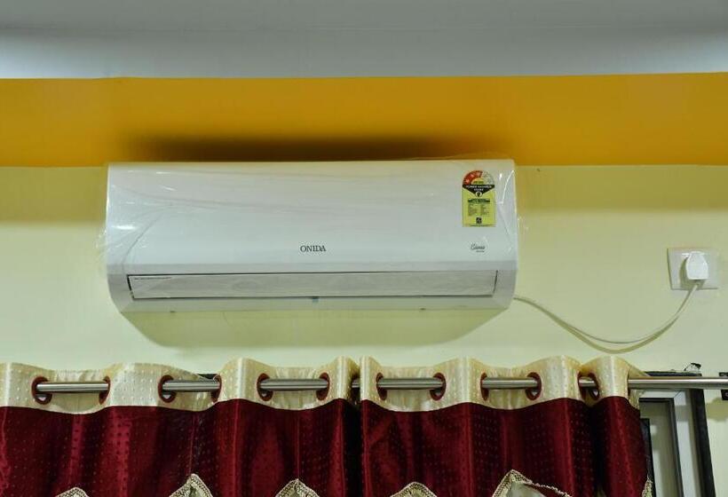 فندق Kalika Residency