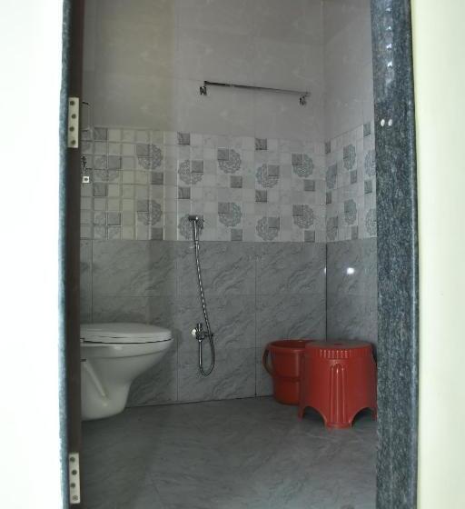 فندق Kalika Residency