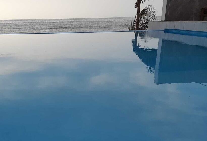 هتل Las Fragatas Casa