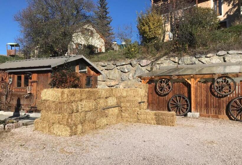 Отель Le Love Chalet Des Alpes