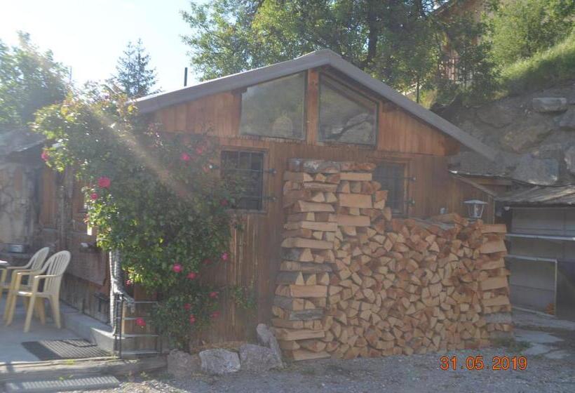 Отель Le Love Chalet Des Alpes
