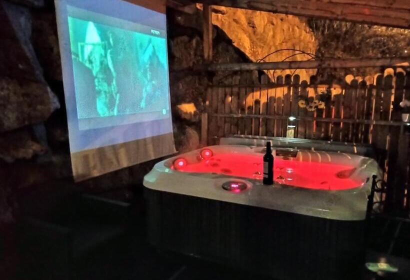 Отель Le Love Chalet Des Alpes