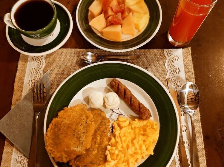 בית מלון כפרי Literatium