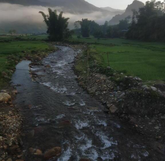 Hôtel Little House In Khaupha