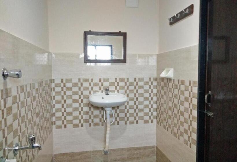 בית מלון כפרי Lodge Sri Venkatadri